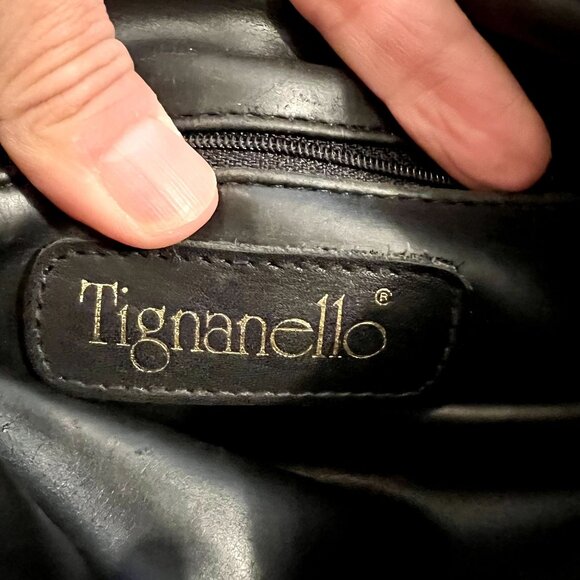 Vintage Tignanello Black Leather Crossbody Bag With Tassel & Multiple Compartmen - Picture 6 of 8